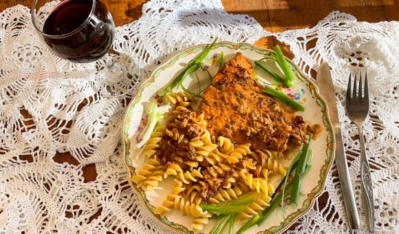 Laissez-vous tenter par la macaronade, l'incontournable recette sétoise aux pâtes et à la saucisse
