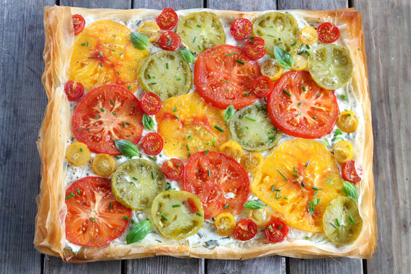 Tarte aux tomates multicolores par Nadia Paprikas