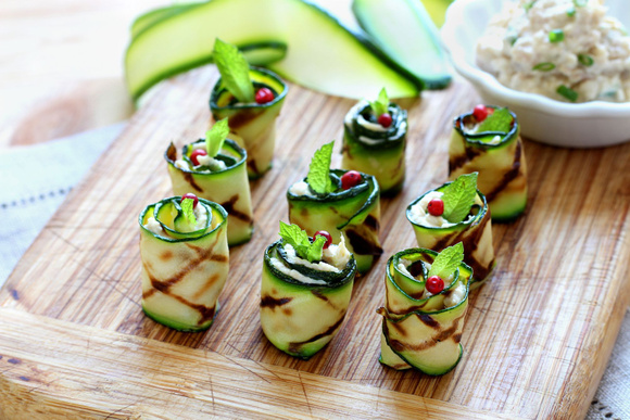 Roulés de courgette au thon. Silvia Santucci