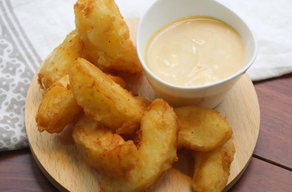 Des frites sucrées avec des pommes. 750g