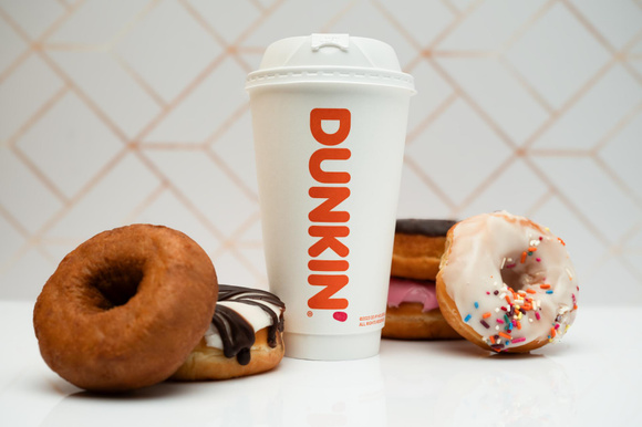 Dunkin’, le leader mondial du donut XXL, débarque en France : voici où ouvre la 1ʳᵉ boutique