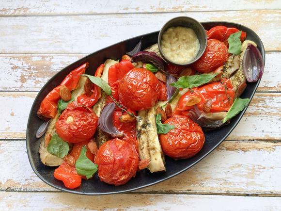 Escalivada de poivrons, aubergines et tomates grillés. Pascale Weeks