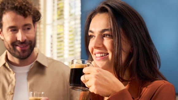 Un expresso digne d’un barista : Amazon fait chuter de 34% le prix de cette très tendance machine Philips