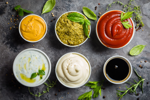 Quelles sont les sauces les moins caloriques ? Le top 5