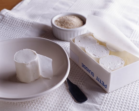 Les petits-suisses contiennent-ils un additif dangereux pour la santé ? Cette diététicienne répond