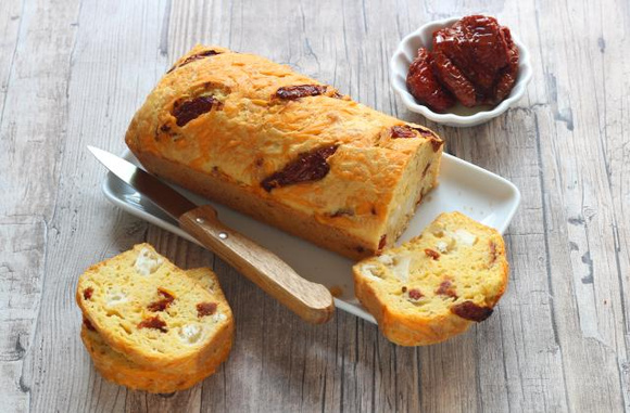 Cake mimolette, chèvre et tomates séchées par Silvia Santucci
