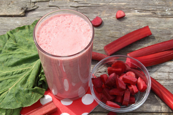 Smoothie à la rhubarbe Adobe Stock
 