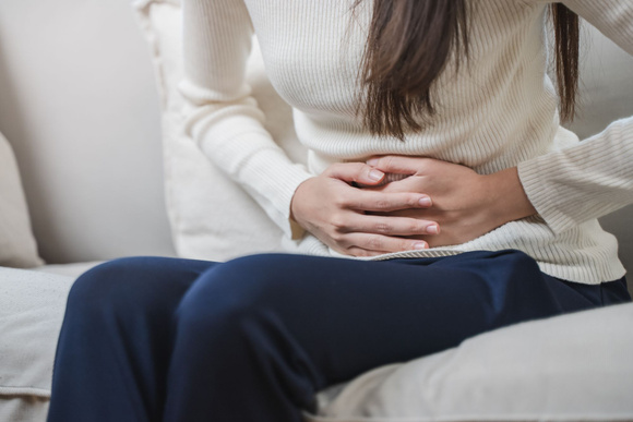 Fatigue, ballonnements, maux de tête : une diététicienne partage ces 10 signes qui montrent que votre foie est surchargé !