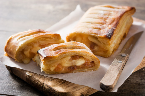 Strudel aux pommes : voici une recette de Julie Andrieu parfaite pour l’automne !