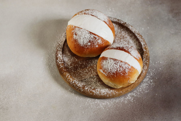 Connaissez-vous les Maritozzi, ces brioches italiennes fourrées à la chantilly ?