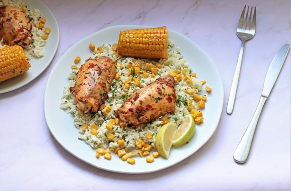 Poulet piri-piri, semoule de chou-fleur et maïs grillé. Pascale Weeks