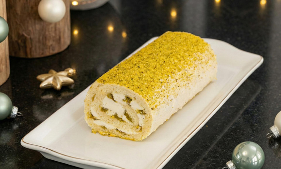 Ce pâtissier partage sa recette de bûche roulée pistache fleur d’oranger à refaire facilement à la maison