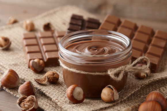 Pâte à tartiner maison. Adobestock