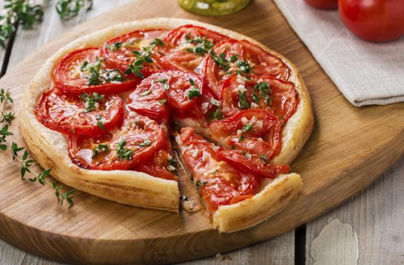 Tarte à la tomate. Adobestock