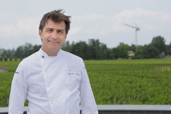 “C’est de ma faute” : Yannick Alléno raconte comment il a un jour commis une erreur qui a coûté une étoile au grand restaurant qui l’employait