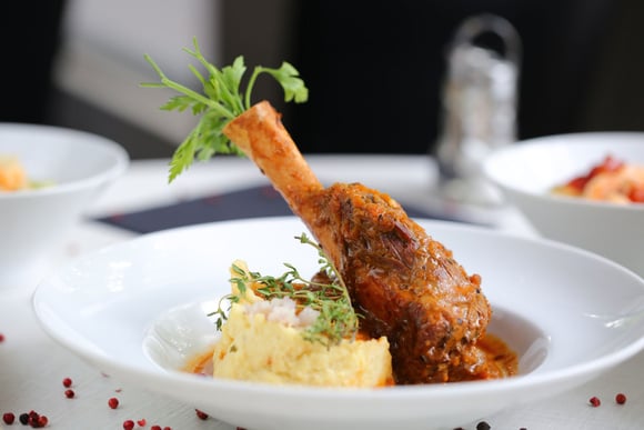 Souris d’agneau confite aux épices Adobe Stock
 