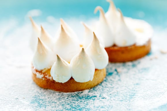 Norbert Tarayre nous montre comment “réussir sa meringue italienne” pour sublimer de nombreuses pâtisseries !