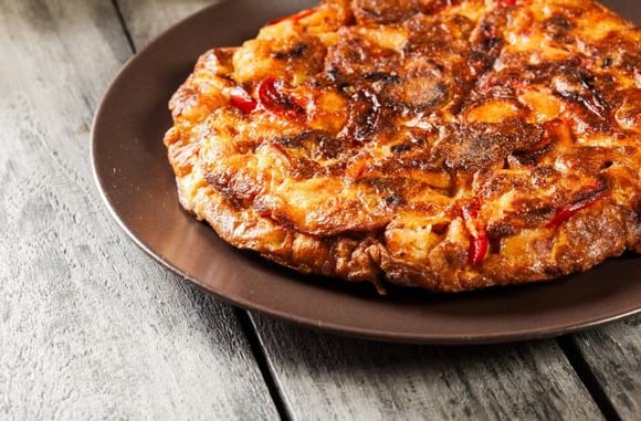 Quiche sans pâte aux pommes de terre et au chorizo. 