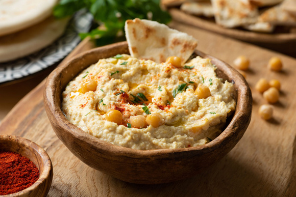 “Je vais le faire un peu à ma sauce ”: Norbert Tarayre partage sa recette de houmous avec un ingrédient spécial