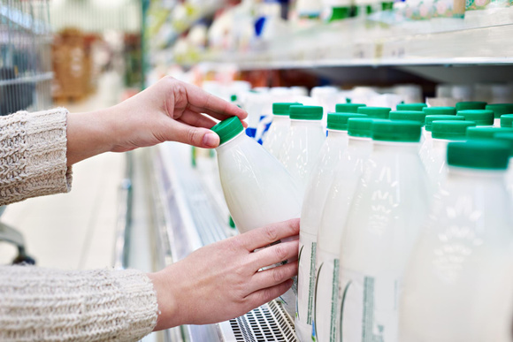 Prix du lait : pourquoi votre ticket de caisse risque de s'alourdir dès demain  ?