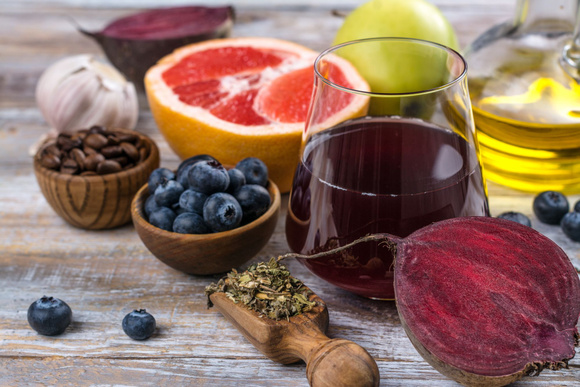 Aliments vus comme détox pour le foie. Adobestock