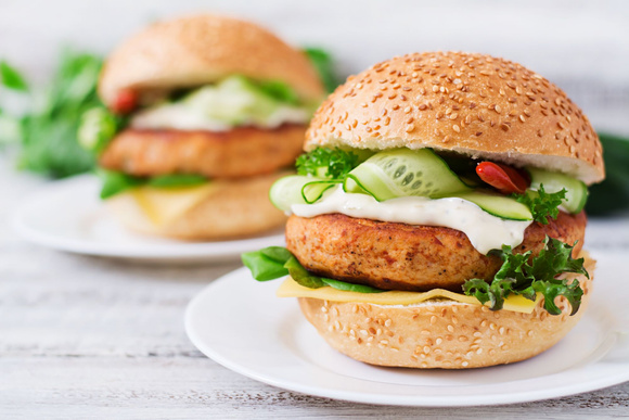 Burger de lentilles à la mayonnaise Adobe Stock
 