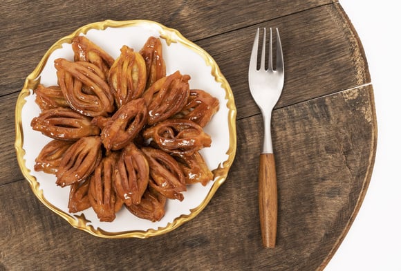 Le griwech est une pâtisserie algérienne. Adobestock