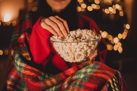 Selon des experts en longévité, le pop-corn maison est le meilleur en-cas pour vivre plus longtemps