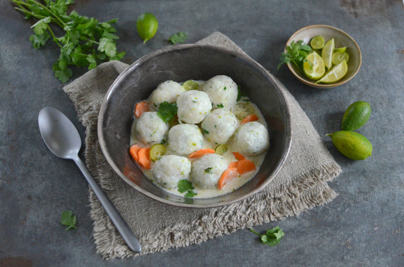 Boulettes de cabillaud au lait de coco et citron vert. Nadia Paprikas