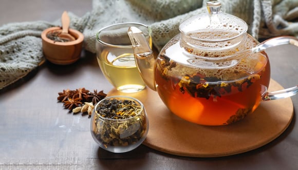 "C’est un produit qui évolue au fur et à mesure de l’infusion" : un expert nous explique pourquoi il est intéressant de faire infuser son thé plusieurs fois !