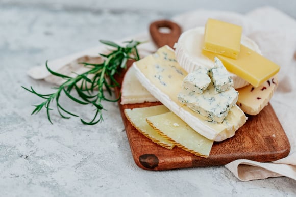 Choisissez des fromages moins riches. Adobestock