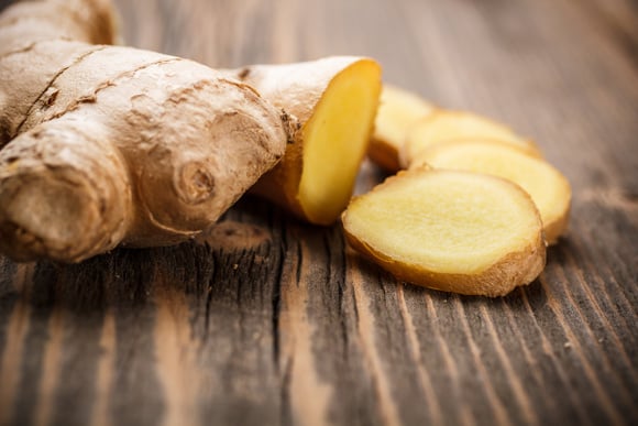 Immunité, détox : le shot de gingembre est-il un vrai remède miracle ou seulement du marketing ?