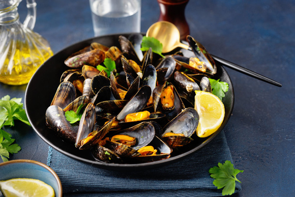Saison des moules. Adobestock