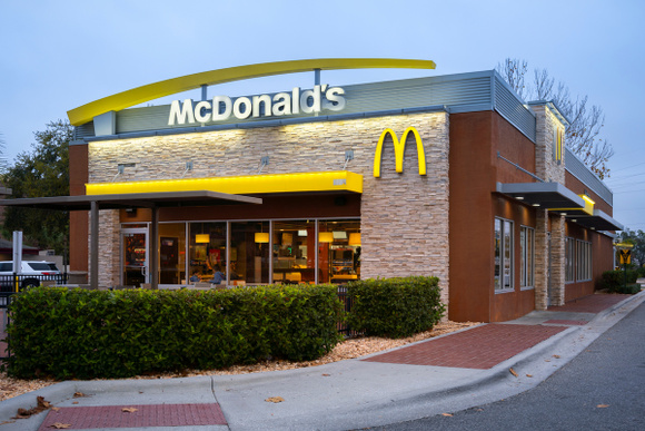 Ce McDonald's est le seul à avoir cette couleur unique au monde : voici pourquoi