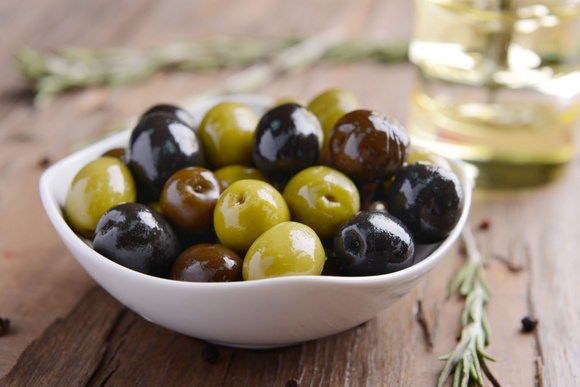 Moutarde, sauce soja, jus de citron : combien de temps peut-on les garder au frigo sans risques ?