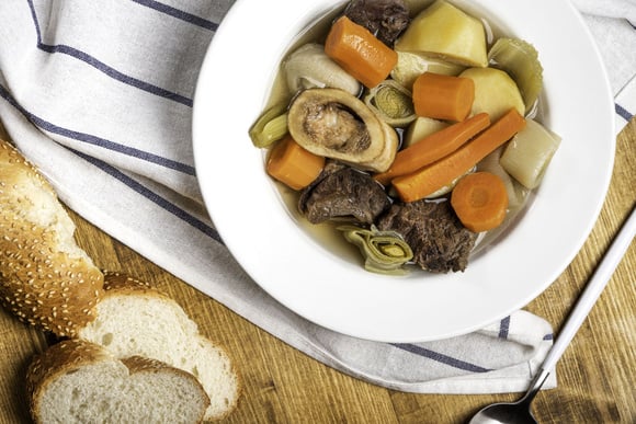 Que faire avec des restes de pot-au-feu ? Adobestock