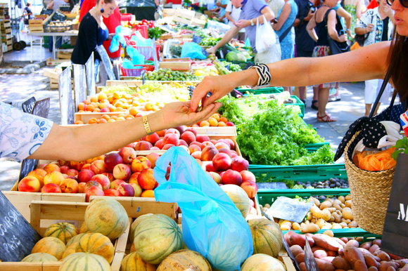 Allez aussi au marché ou chez le producteur. Adobestock