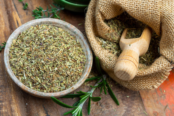 Fragment d’insectes, poils de rongeurs… méfiez-vous de ce que vous pouvez trouver dans les herbes de Provence