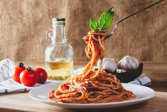 Connaissez-vous les “spaghetti all’assassina” ? Cette recette va changer votre façon de cuisiner les pâtes