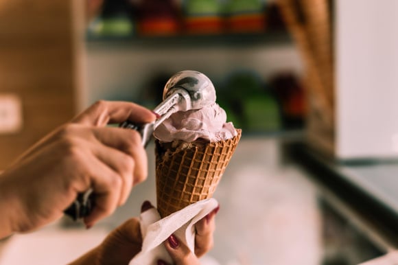 Longévité : pourquoi l'oncologue Ezekiel Emanuel prend l'exemple de sa belle-grand-mère de 101 ans qui « mangeait de la glace tous les jours »
