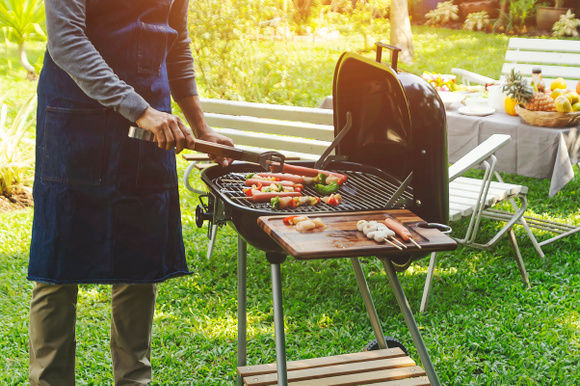 Barbecue pas cher : les morceaux de viande à privilégier selon un Meilleur Ouvrier de France