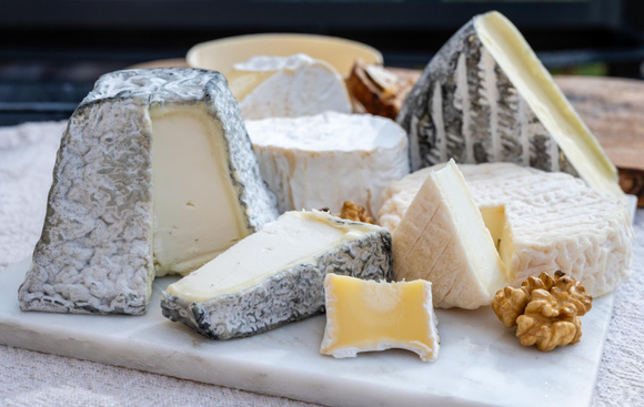 Après les œufs, ce fromage pourrait se faire rare en rayon : on vous explique pourquoi
