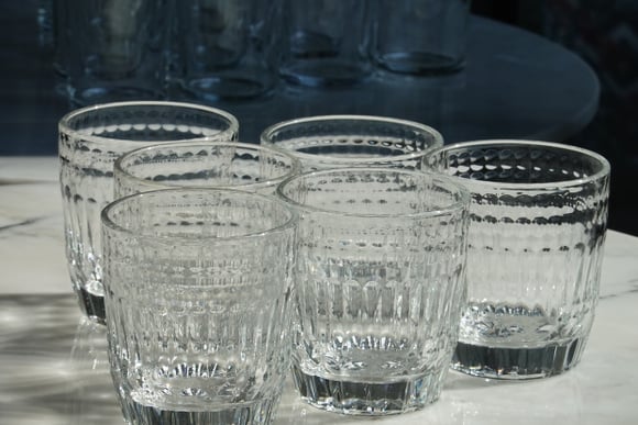 Rappel produit : ne buvez plus dans ces verres vendus dans toute la France, ils libèrent des métaux lourds