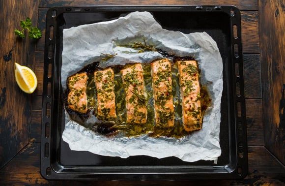 Cette icône de la cuisine livre son astuce pour ne pas avoir un saumon trop sec à la cuisson