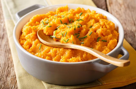 Purée de patates douces. Adobestock