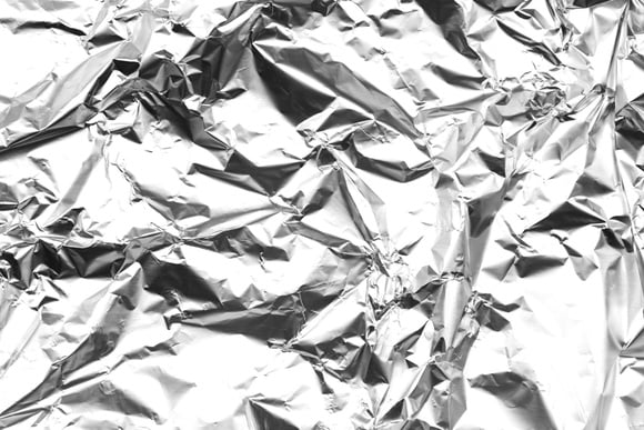 @ Adobe Stock/ Les erreurs à ne pas commettre avec le papier aluminium