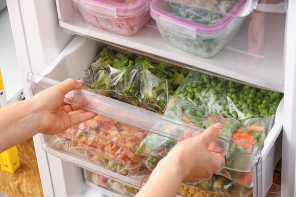 Avant de cuisiner, faites toujours ceci pour vérifier si un produit congelé est encore bon !