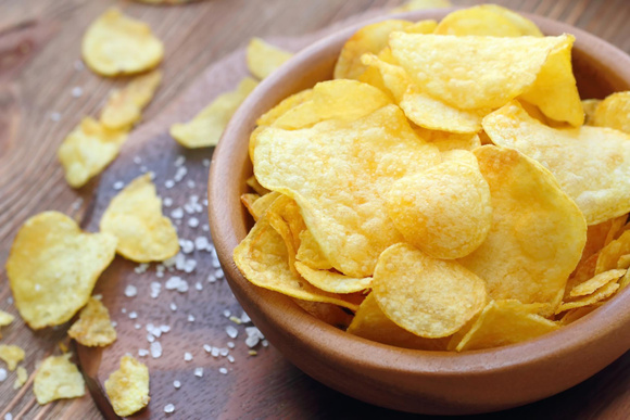 “C’est plus intéressant que de manger des chips” : l’alternative plus saine que recommande le Dr Jimmy Mohamed pour l’apéro