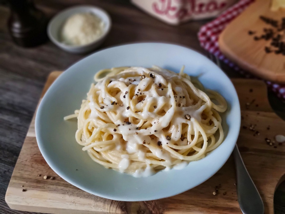 Spaghetti cacio e pepe. Silvia Santucci