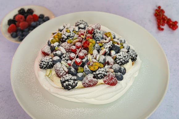 Comment faire une pavlova de Noël pour changer de la traditionnelle bûche ?